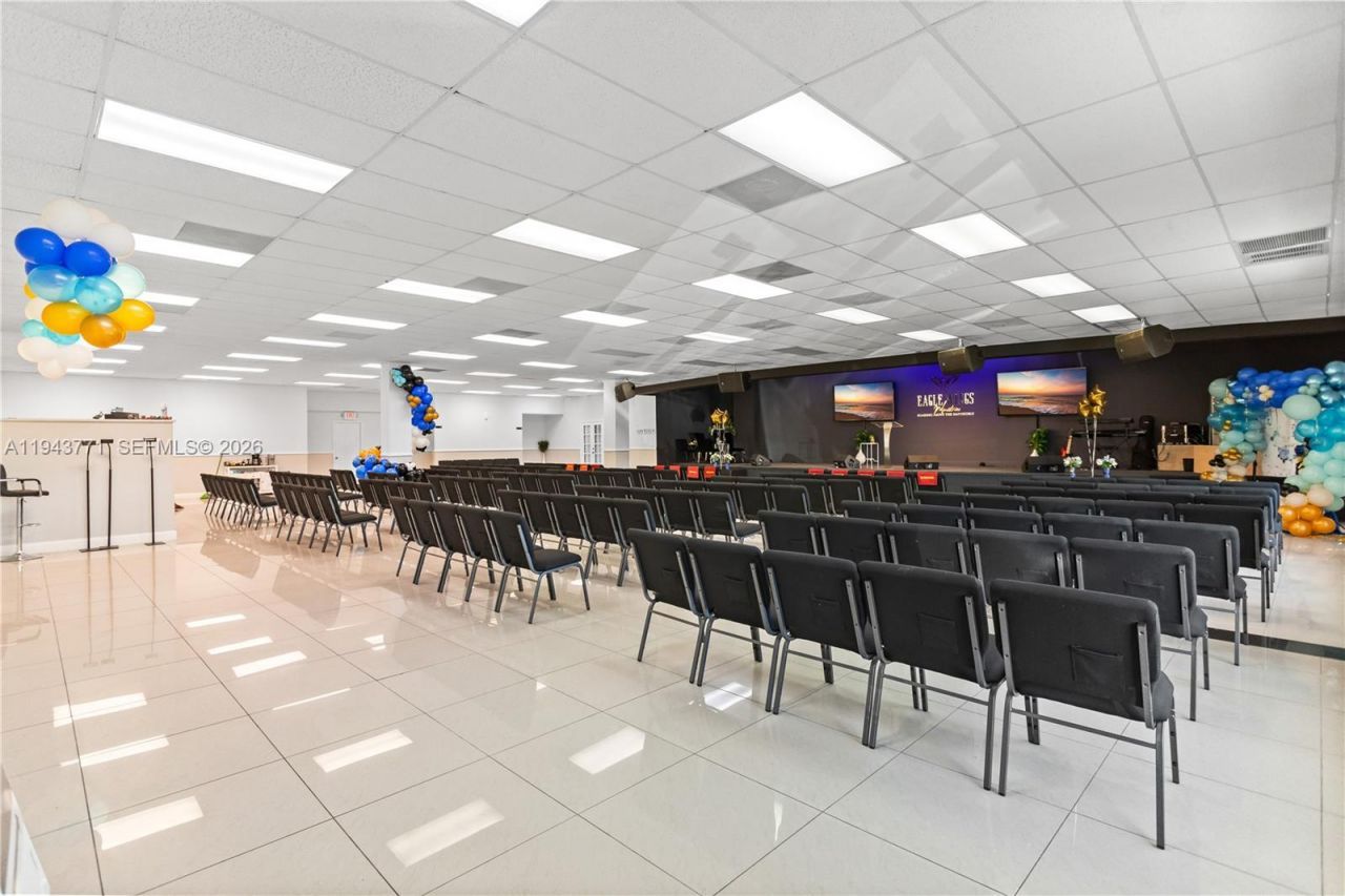 2025 N Dixie Hwy, Pompano Beach, FL 33060 Photo