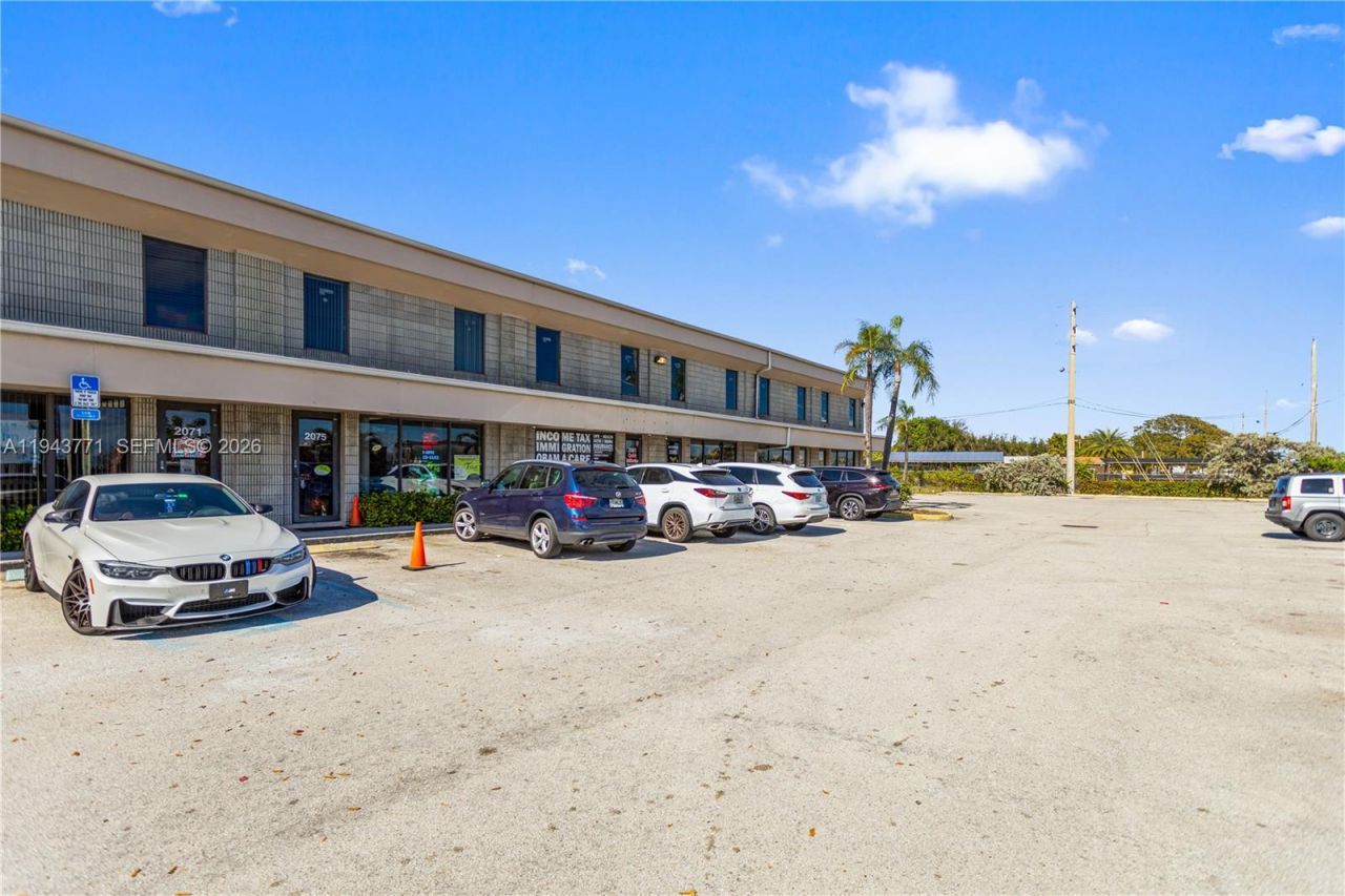 2025 N Dixie Hwy, Pompano Beach, FL 33060 Photo