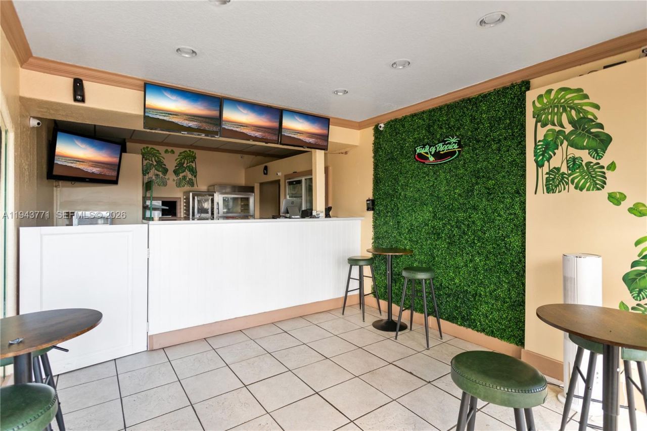 2025 N Dixie Hwy, Pompano Beach, FL 33060 Photo