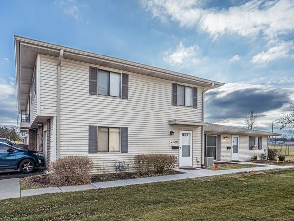 202 Nauset Lane, Unit 202, Schaumburg, IL 60194