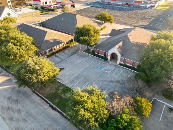 105 Kathryn Drive, Lewisville, TX 75067