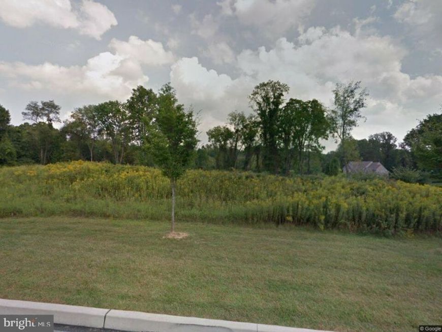 995 Desantis Drive, Coatesville, PA 19320 Main Photo