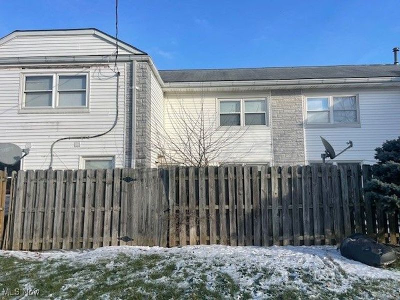 156 Buckeye Circle, Columbus, OH 43217 Photo 4