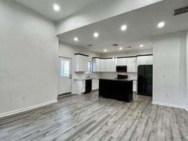 947 Clark St, Clarksville, TN 37040