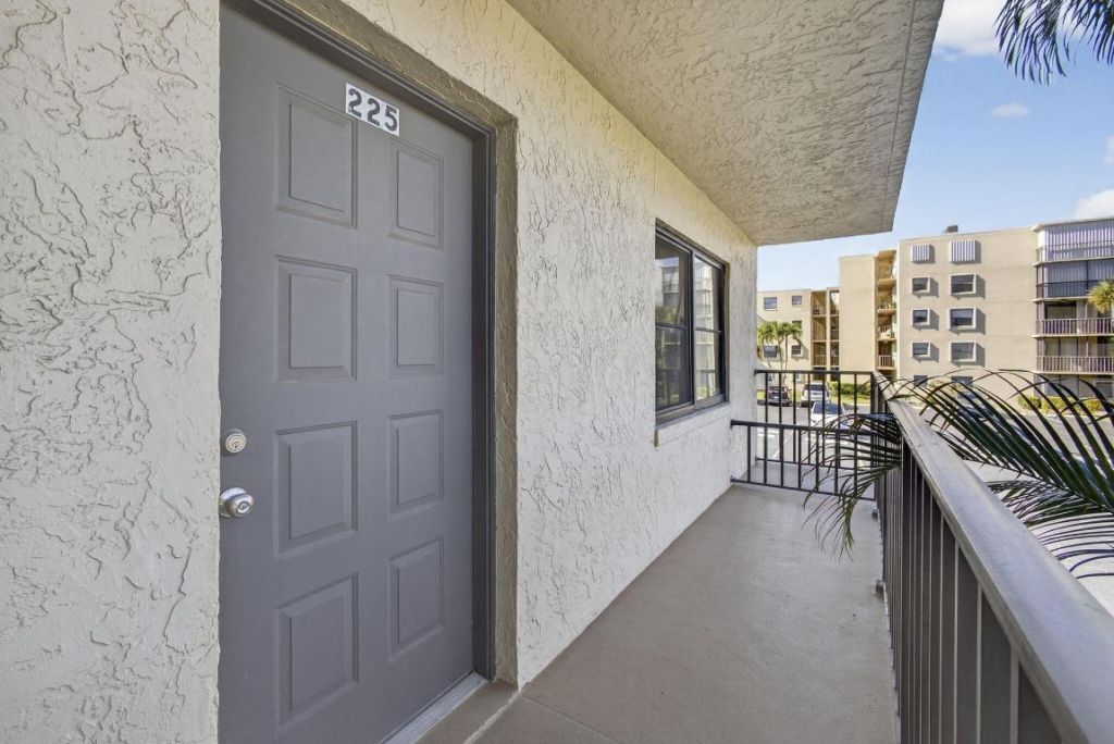 896 N Federal Highway, Unit 225, Lantana, FL 33462 Photo