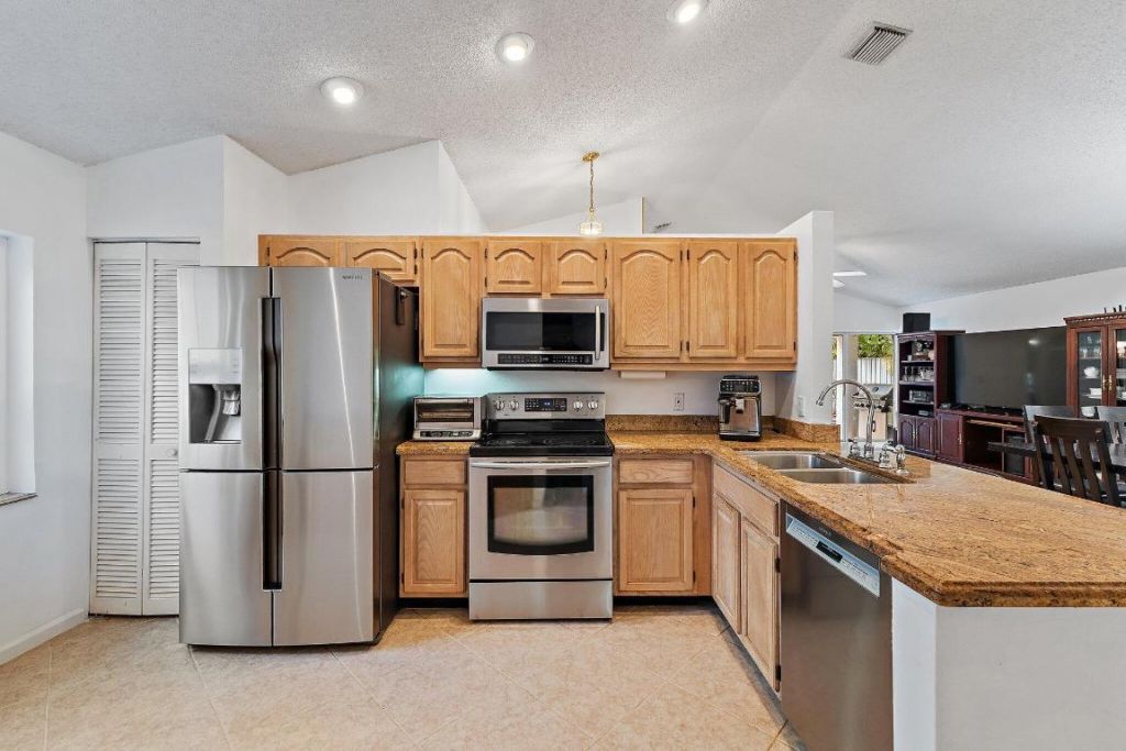 11 Admirals Court, Palm Beach Gardens, FL 33418 Photo