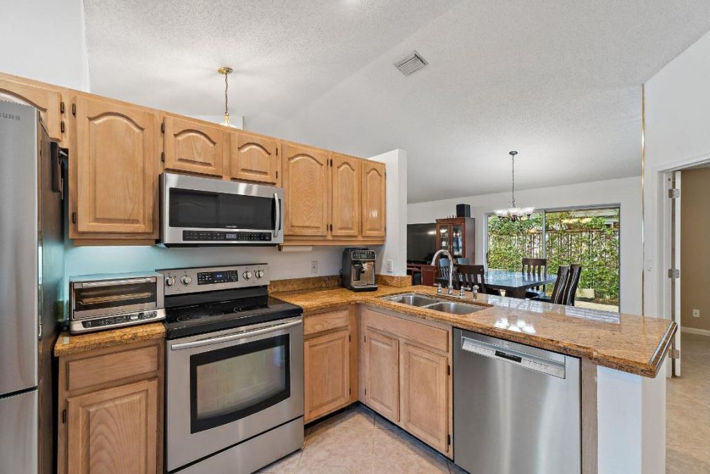 11 Admirals Court, Palm Beach Gardens, FL 33418 Photo