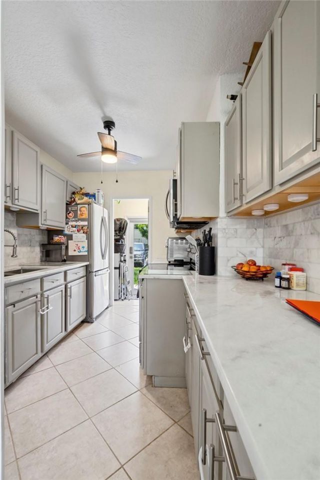 2755 NE 28th Ave, Unit A4, Lighthouse Point, FL 33064 Photo