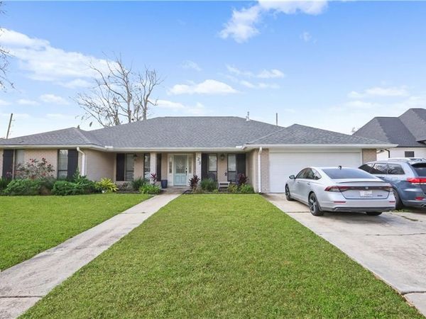 129 VILLERE Drive, Destrehan, LA 70047
