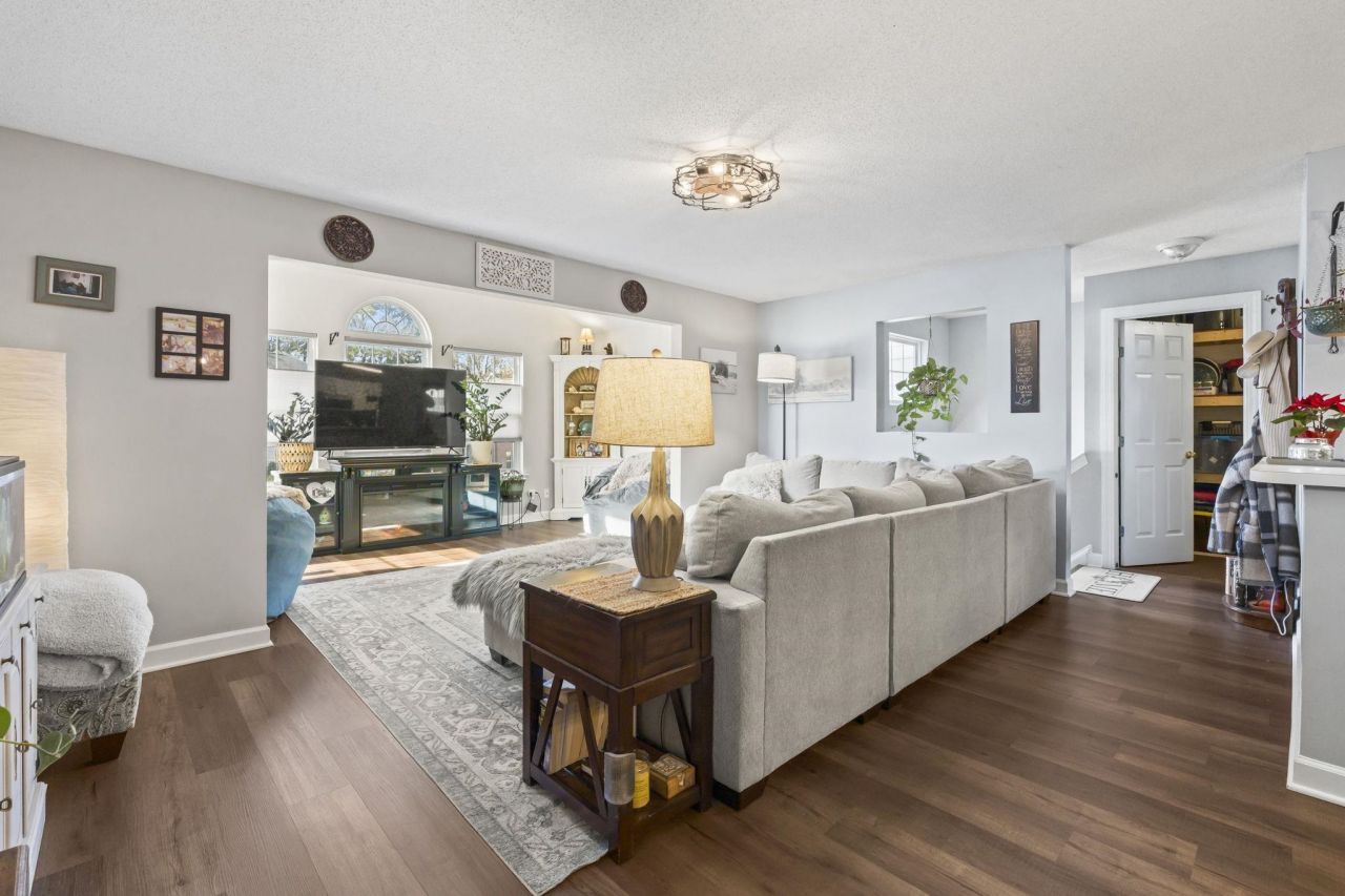 4383 Daphne Ln. Photo 15