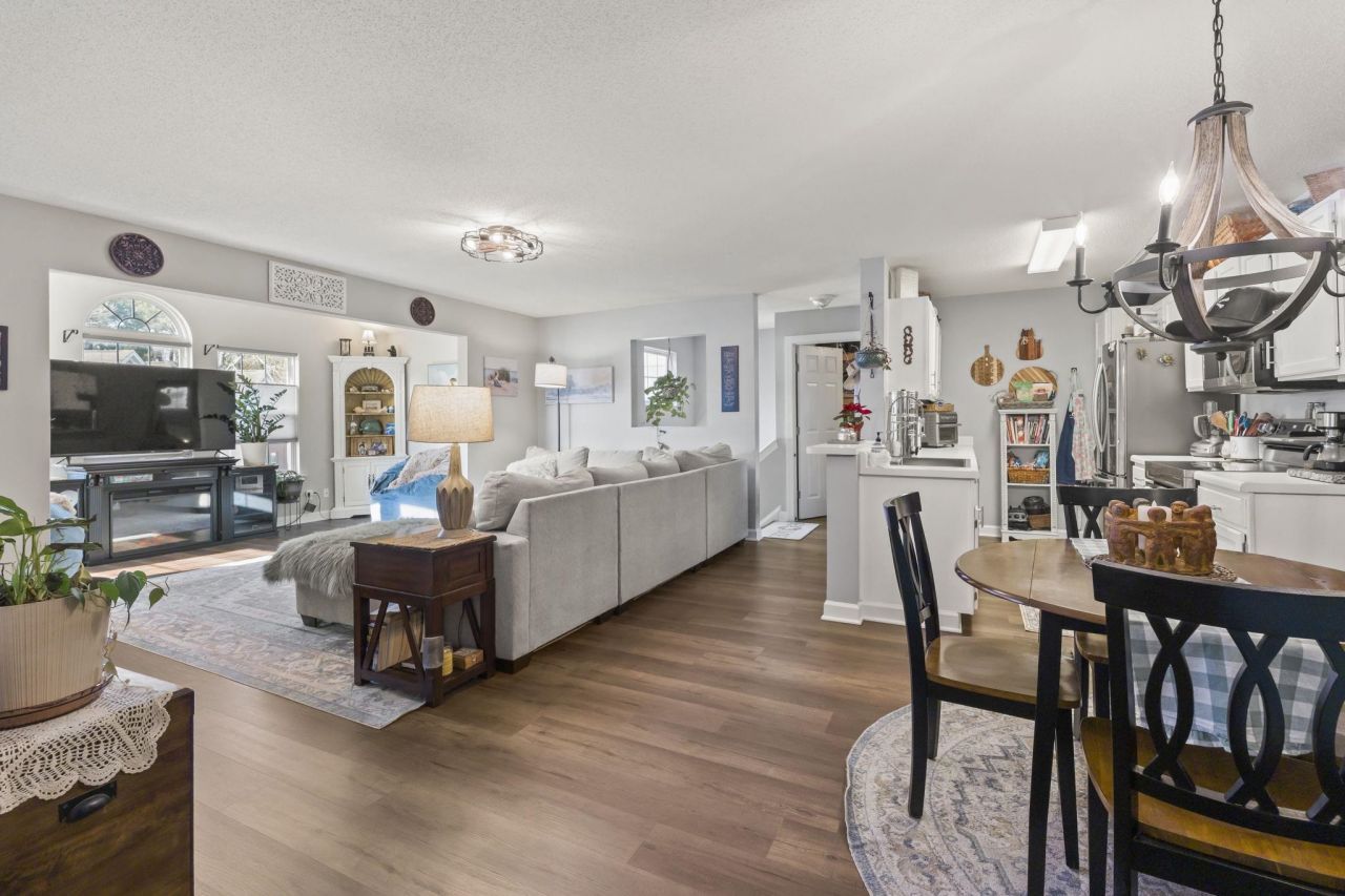 4383 Daphne Ln. Photo 19