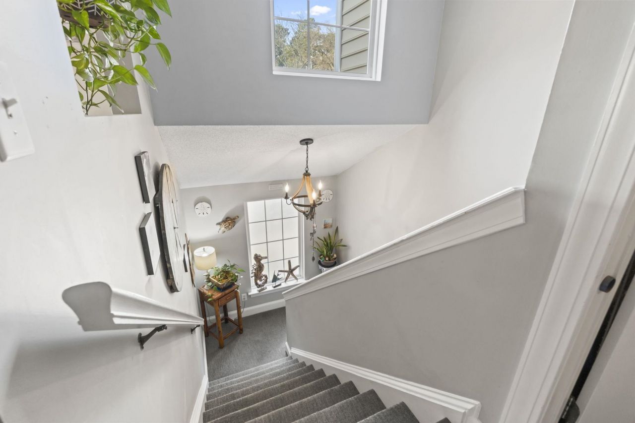 4383 Daphne Ln. Photo 6