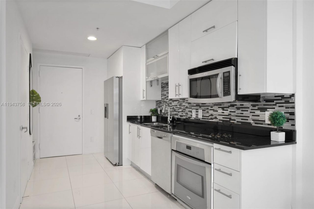 60 SW 13th St , Unit 2812, Miami, FL 33130 Photo