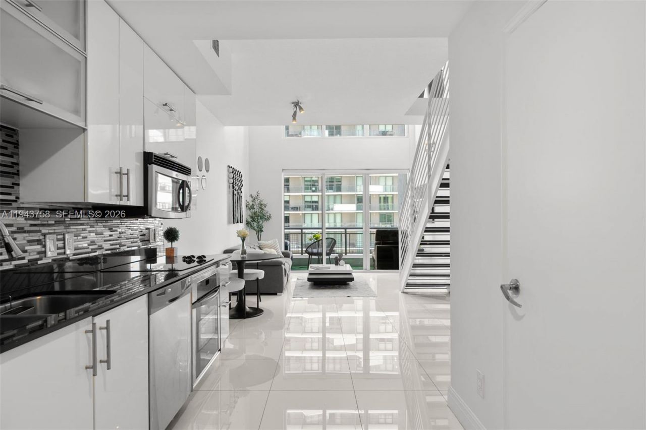 60 SW 13th St , Unit 2812, Miami, FL 33130 Photo