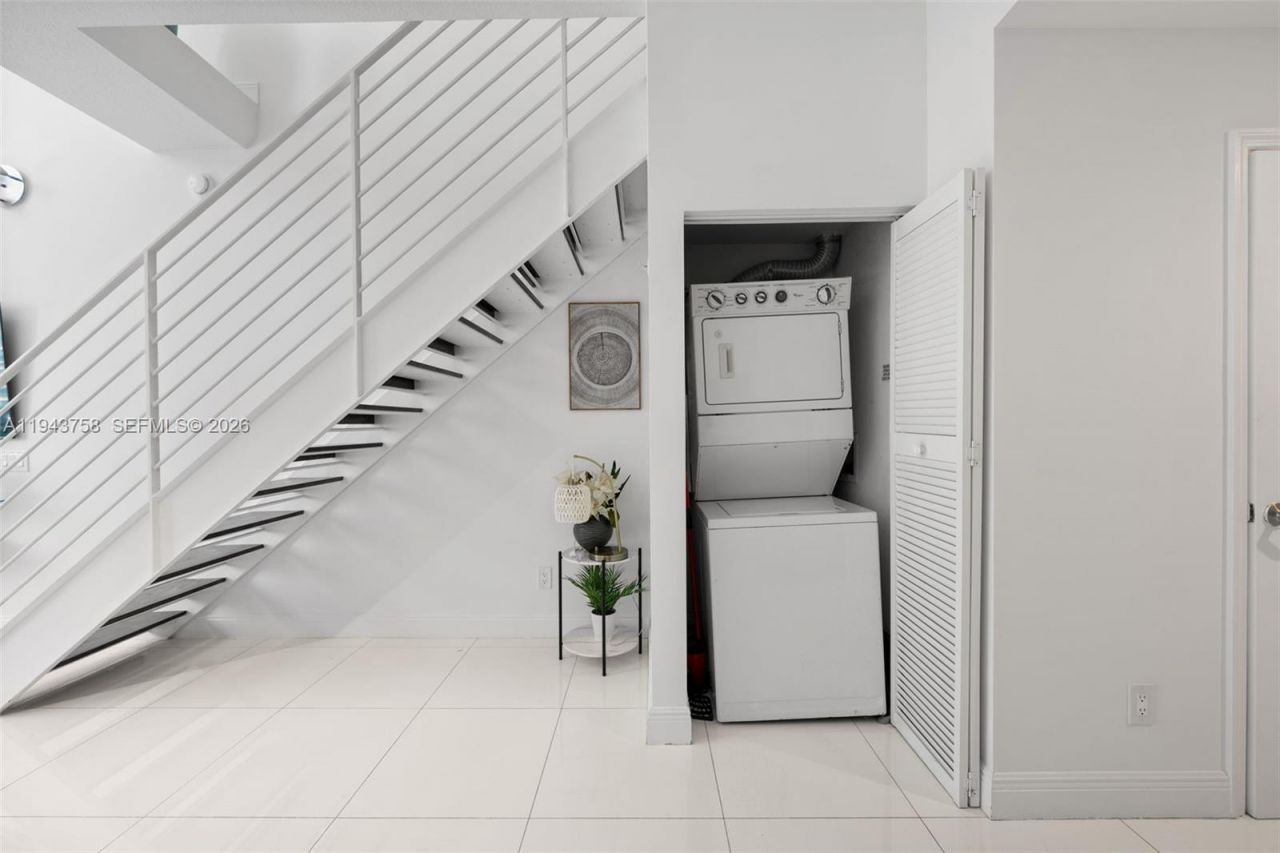 60 SW 13th St , Unit 2812, Miami, FL 33130 Photo