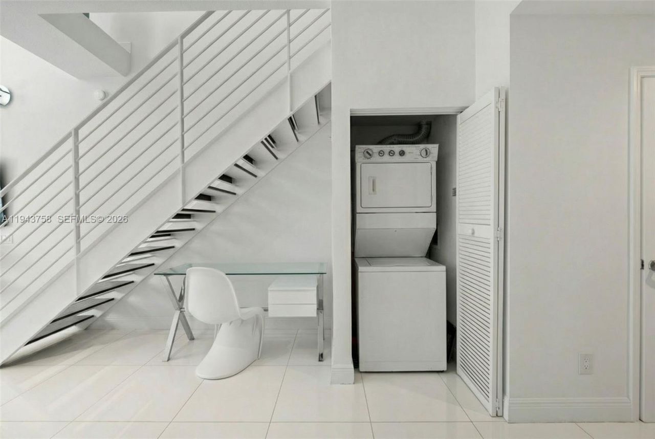 60 SW 13th St , Unit 2812, Miami, FL 33130 Photo