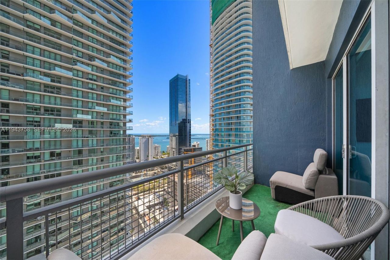 60 SW 13th St , Unit 2812, Miami, FL 33130 Photo