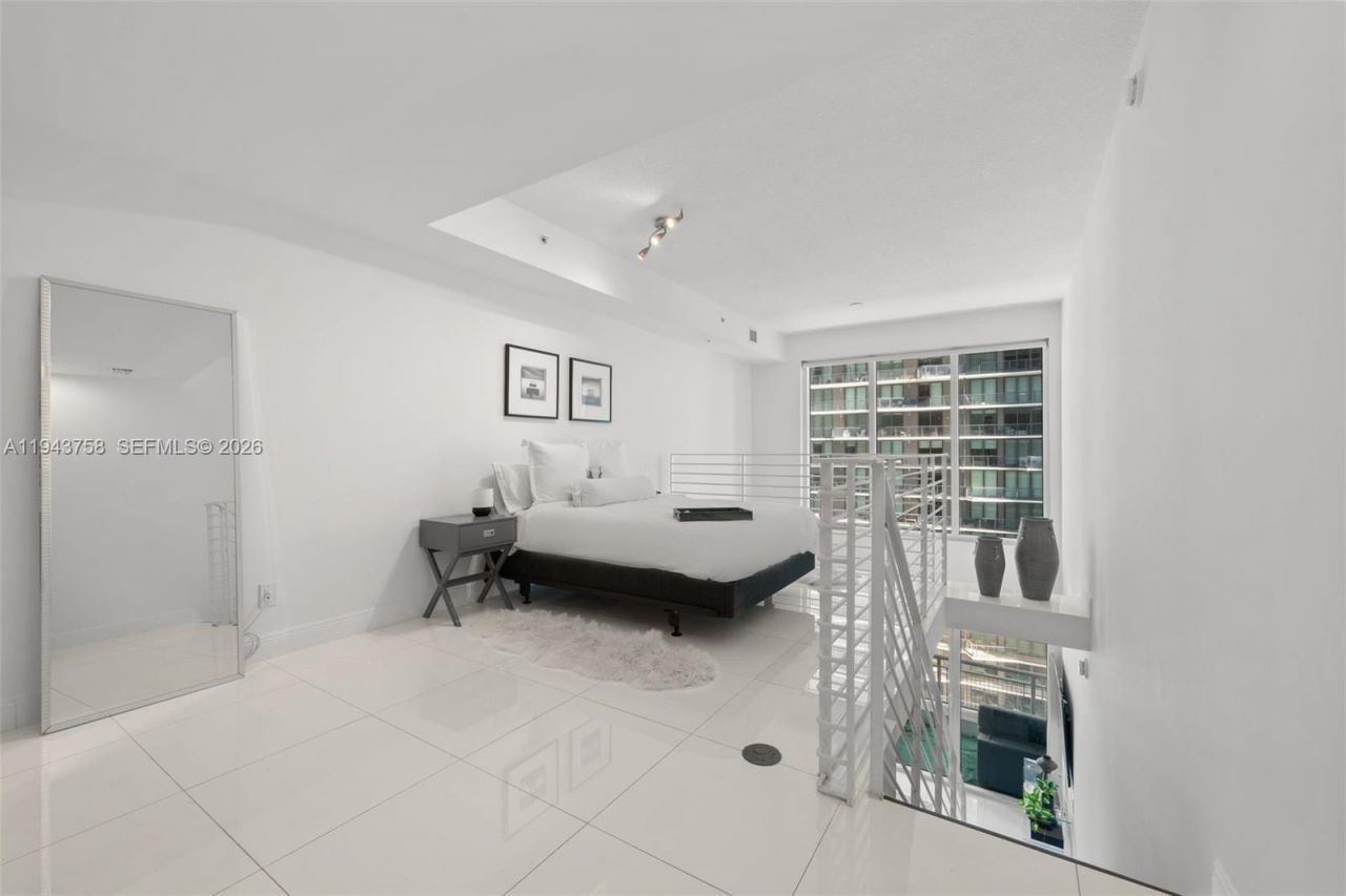 60 SW 13th St , Unit 2812, Miami, FL 33130 Photo