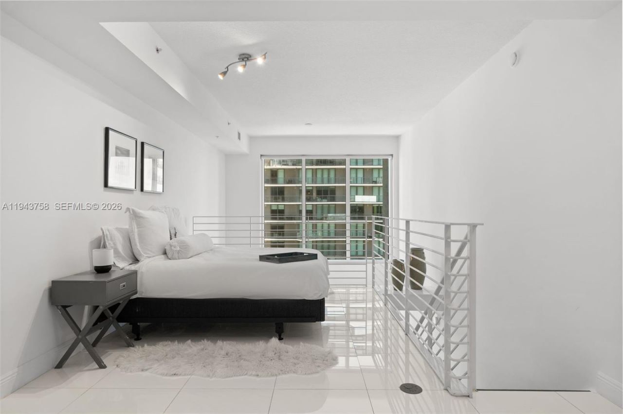 60 SW 13th St , Unit 2812, Miami, FL 33130 Photo