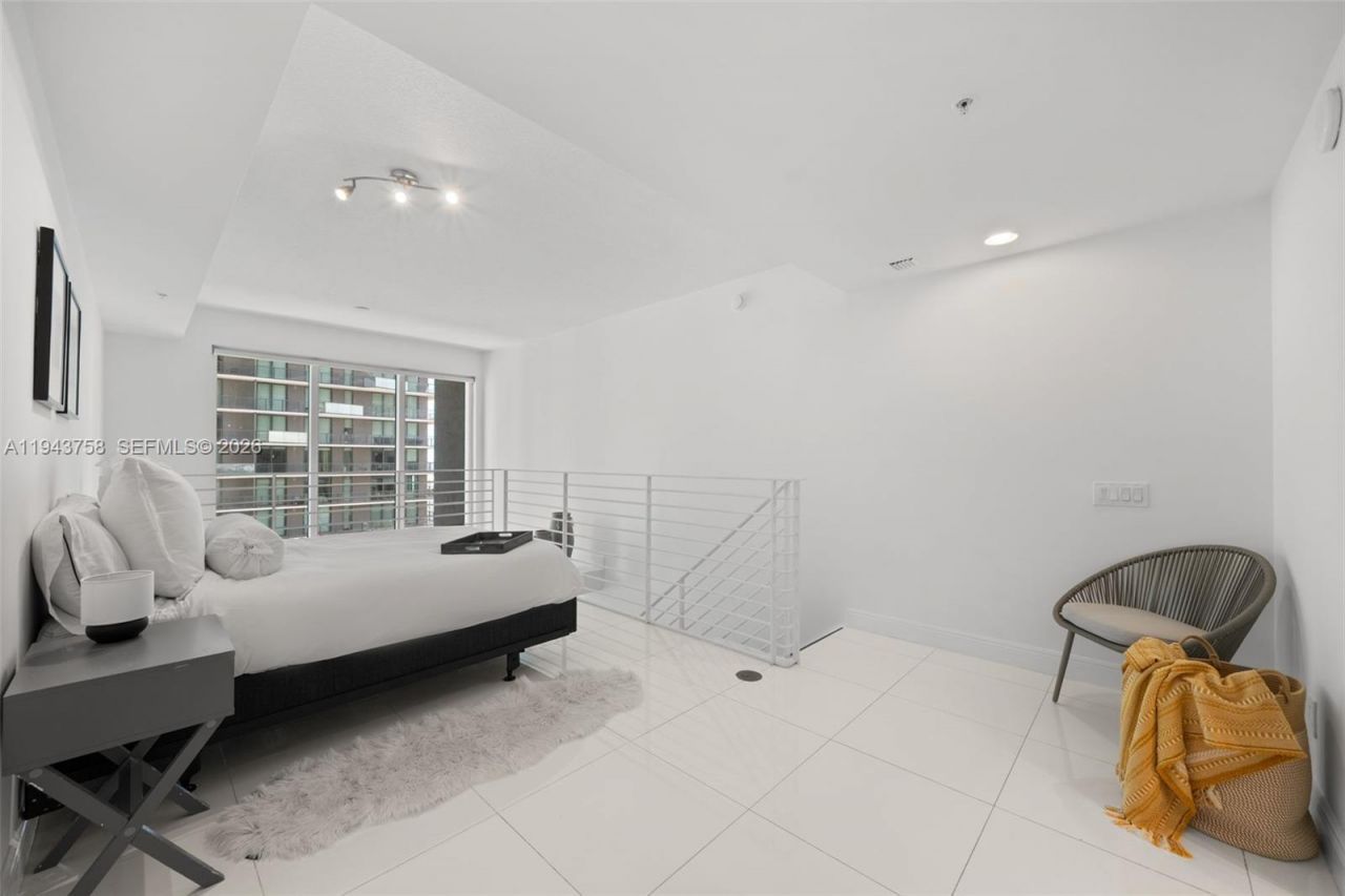 60 SW 13th St , Unit 2812, Miami, FL 33130 Photo