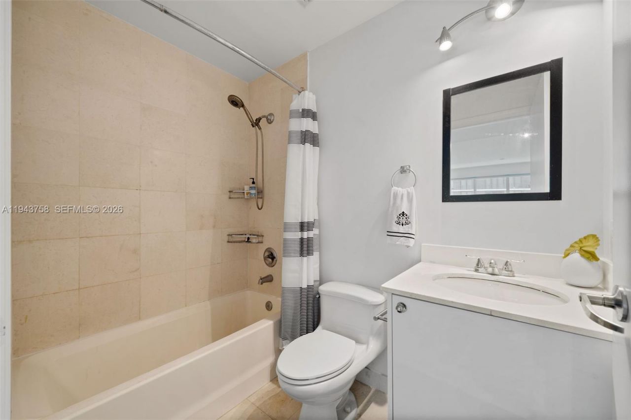 60 SW 13th St , Unit 2812, Miami, FL 33130 Photo