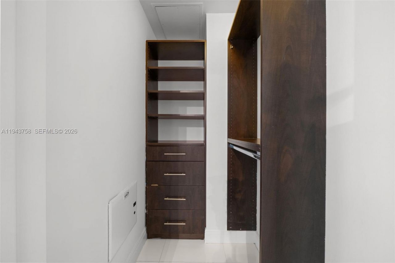 60 SW 13th St , Unit 2812, Miami, FL 33130 Photo