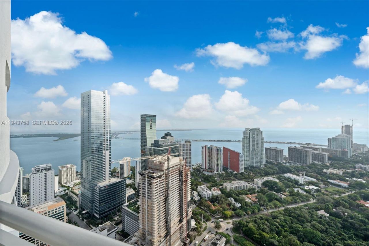 60 SW 13th St , Unit 2812, Miami, FL 33130 Photo