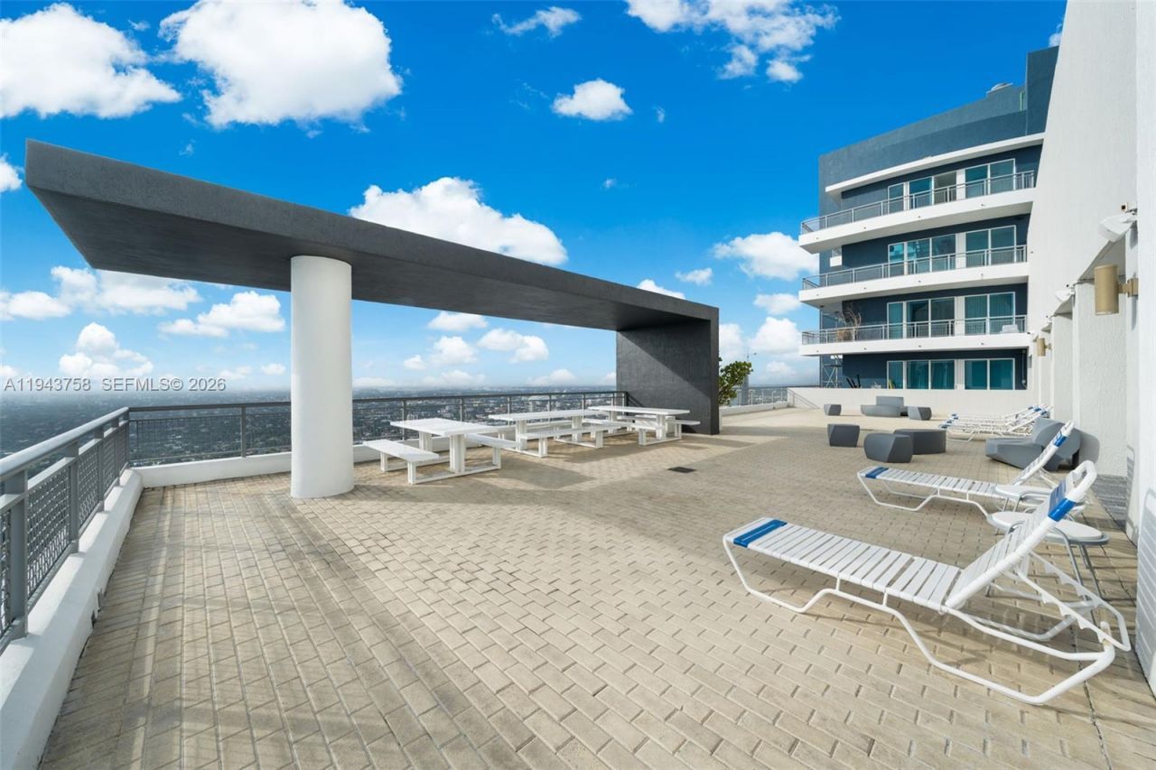 60 SW 13th St , Unit 2812, Miami, FL 33130 Photo