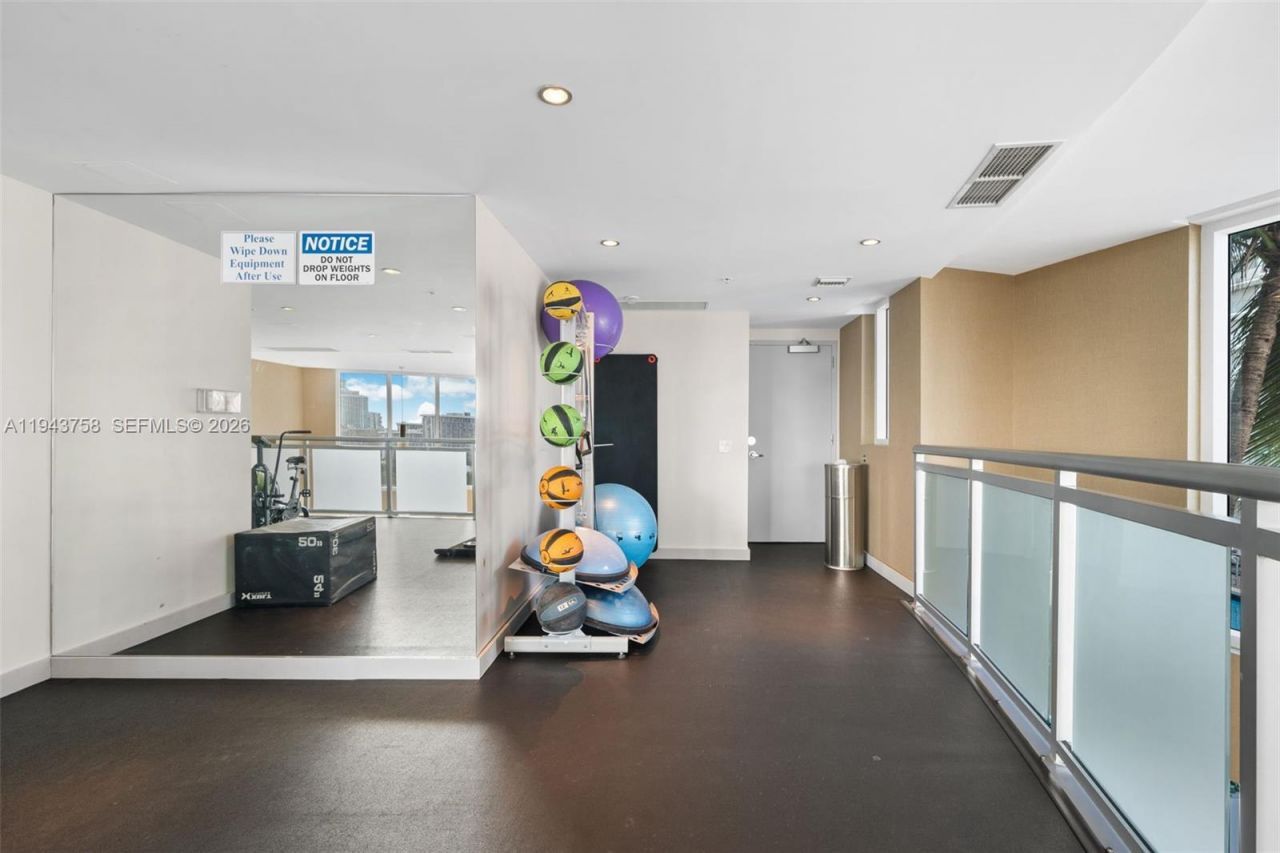 60 SW 13th St , Unit 2812, Miami, FL 33130 Photo