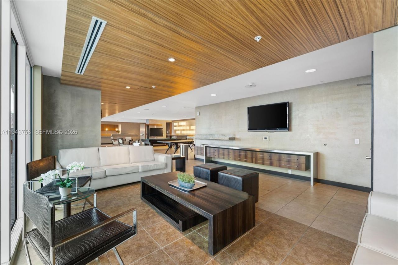 60 SW 13th St , Unit 2812, Miami, FL 33130 Photo