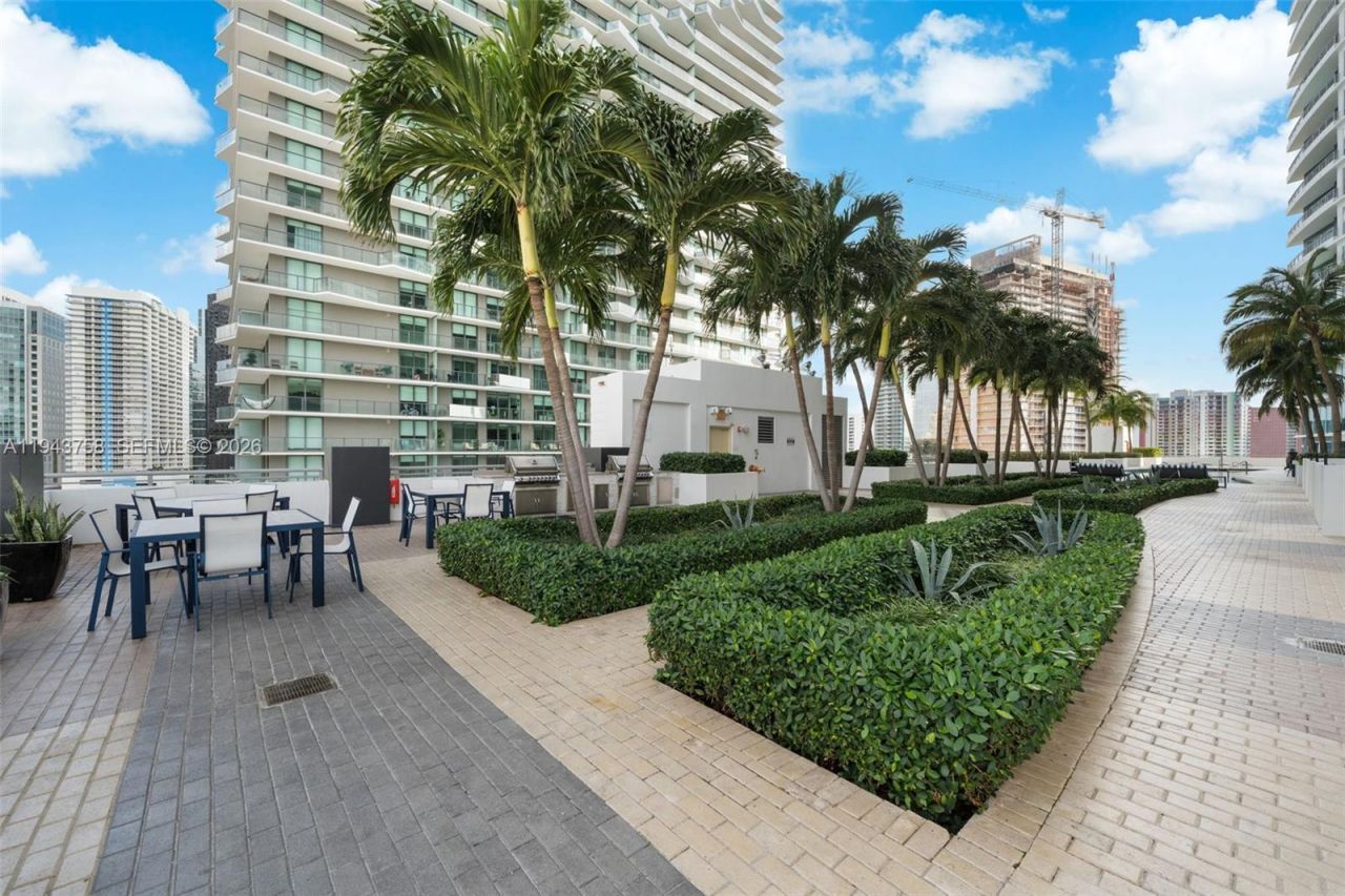 60 SW 13th St , Unit 2812, Miami, FL 33130 Photo