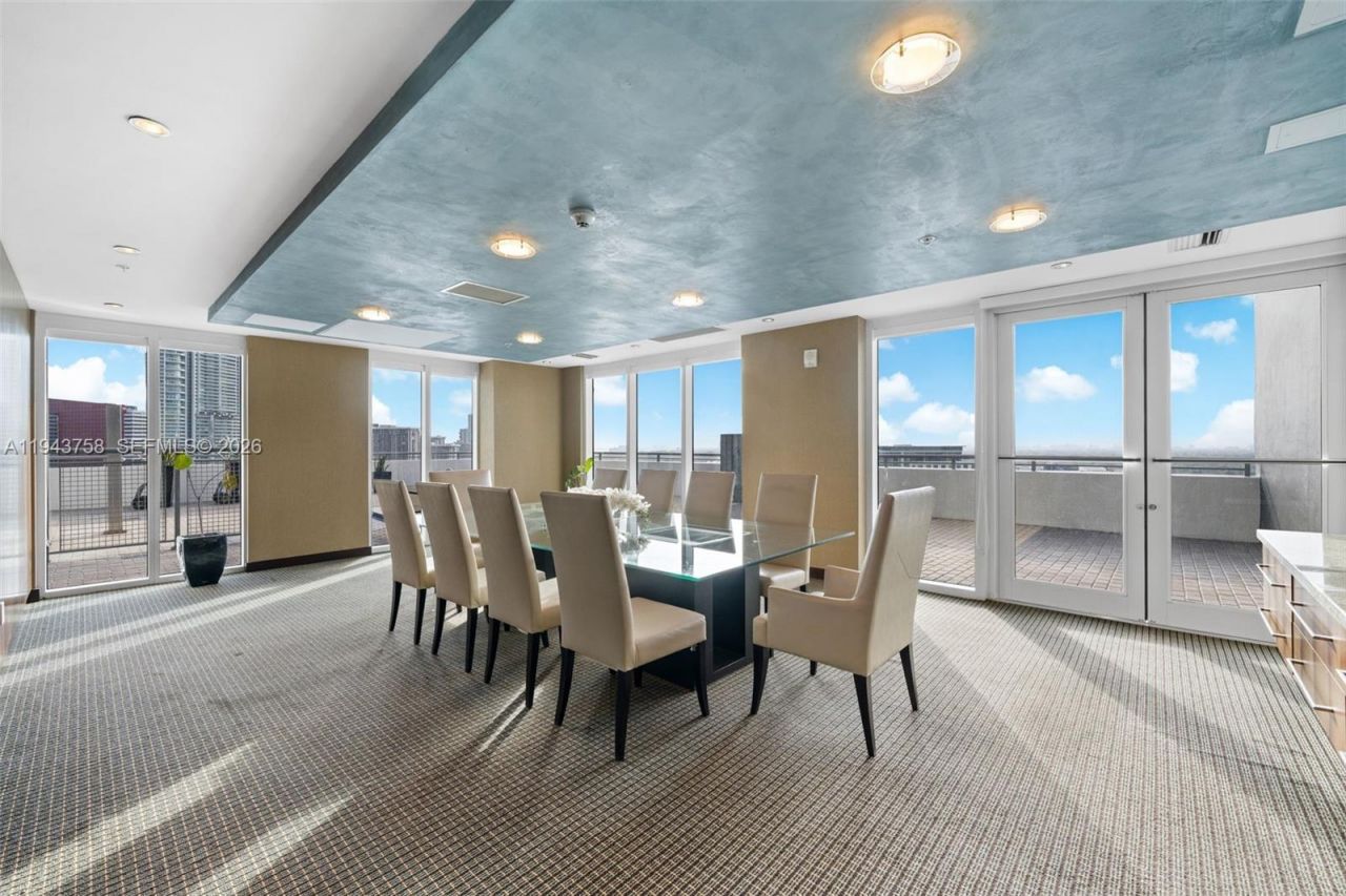 60 SW 13th St , Unit 2812, Miami, FL 33130 Photo