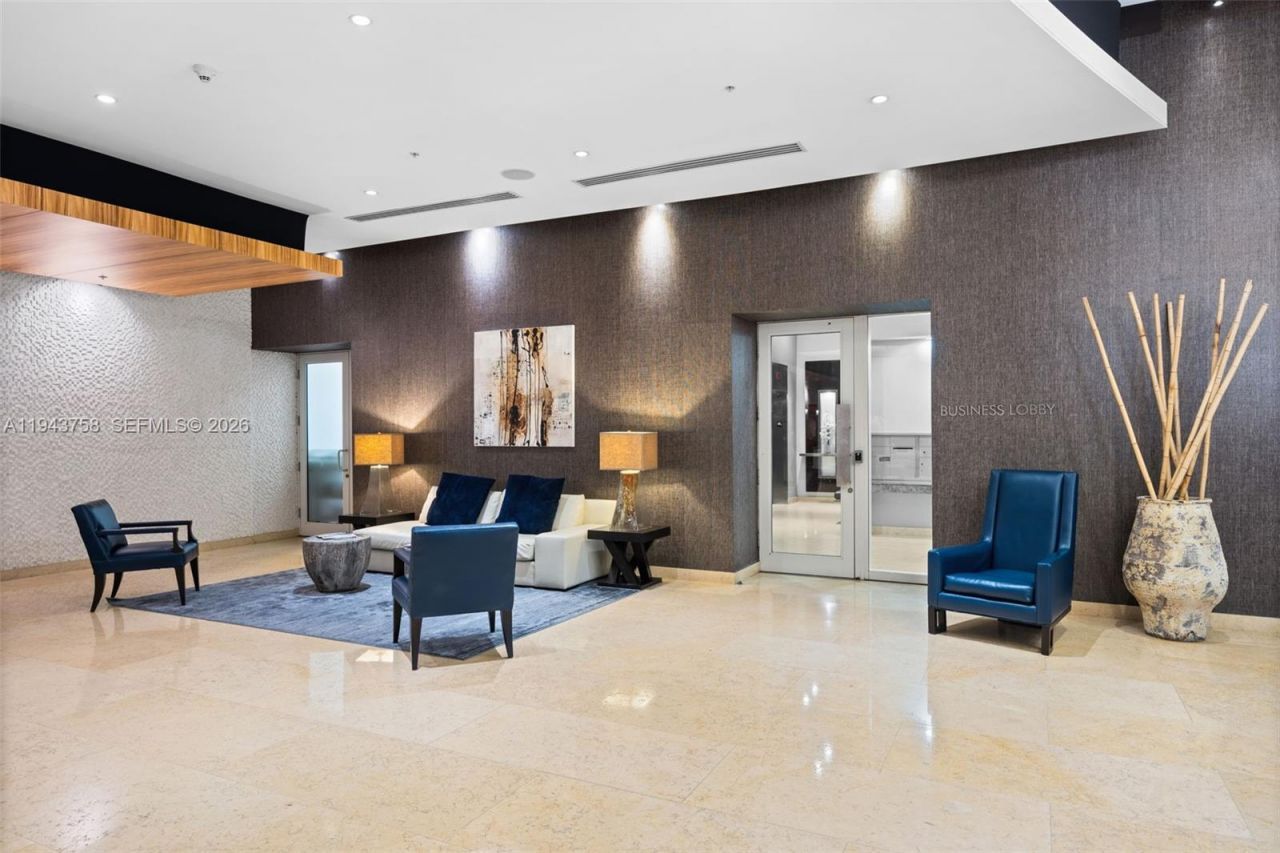 60 SW 13th St , Unit 2812, Miami, FL 33130 Photo