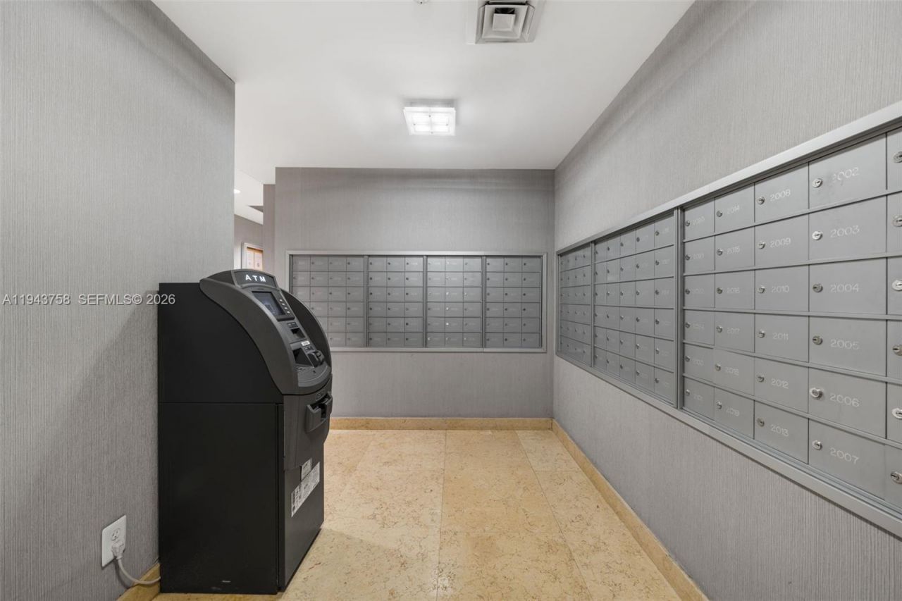 60 SW 13th St , Unit 2812, Miami, FL 33130 Photo