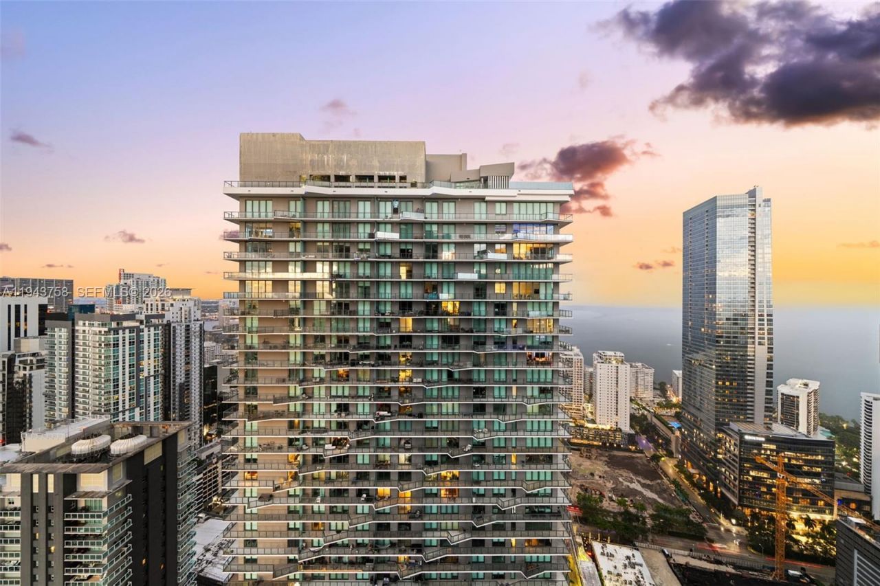 60 SW 13th St , Unit 2812, Miami, FL 33130 Photo