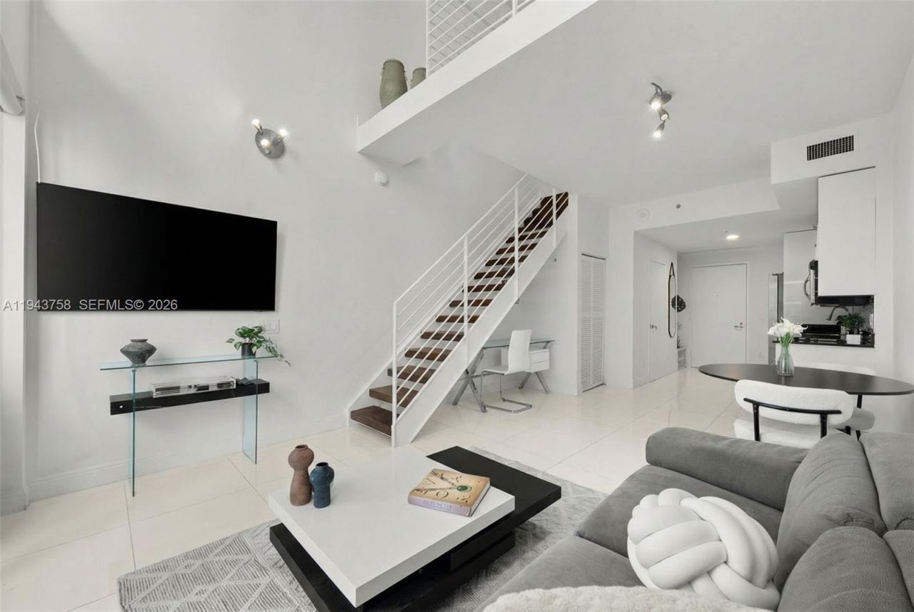 60 SW 13th St , Unit 2812, Miami, FL 33130 Photo