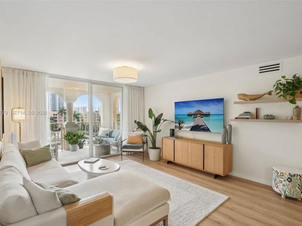 19701 E Country Club Dr, Unit 5603, Aventura, FL 33180