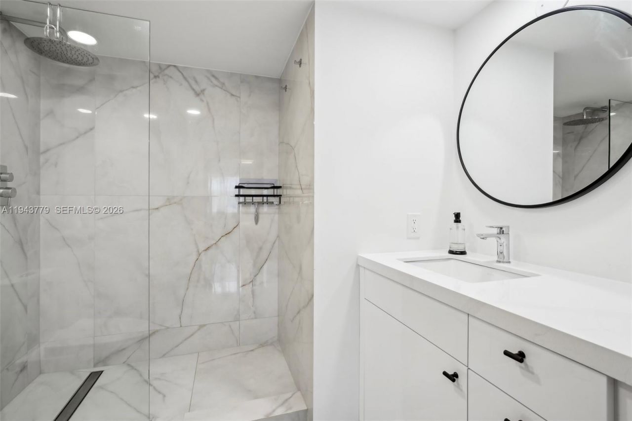 19701 E Country Club Dr, Unit 5603, Aventura, FL 33180 Photo