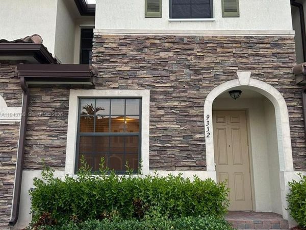 9332 W 33rd Ln, Unit 9332, Hialeah, FL 33018
