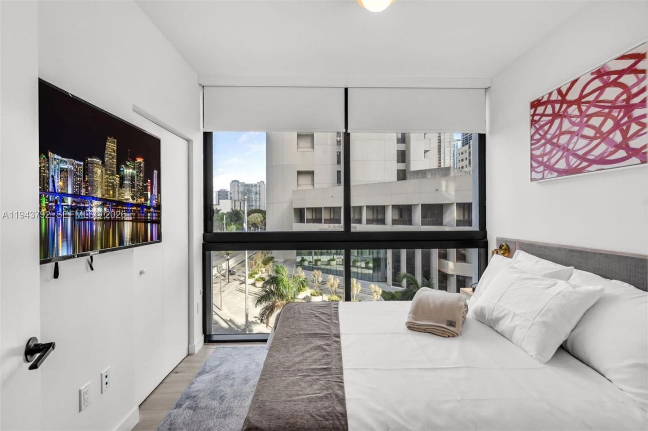 225 N Miami Ave, Unit 301, Miami, FL 33128 Photo