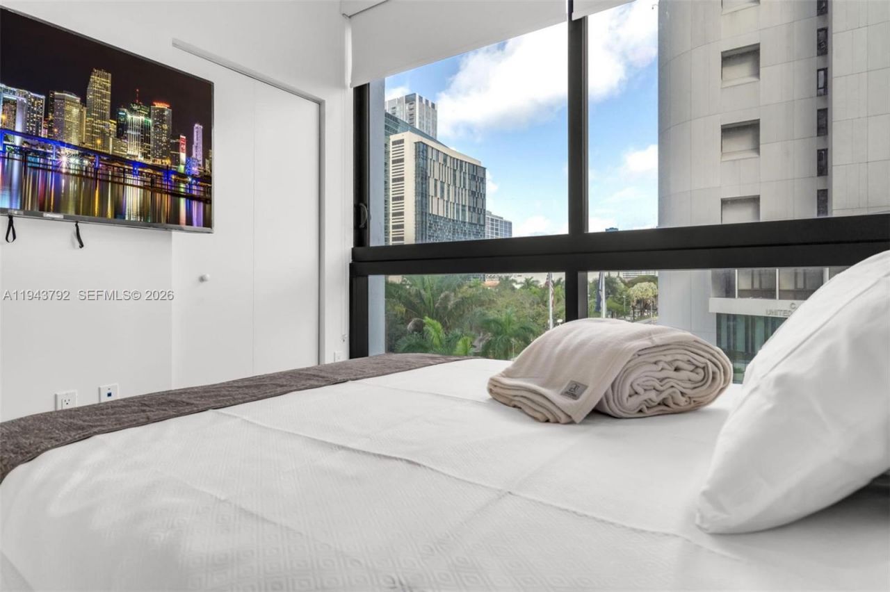 225 N Miami Ave, Unit 301, Miami, FL 33128 Photo