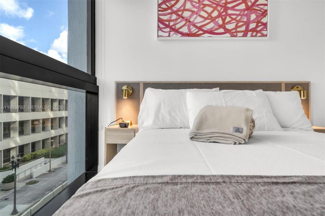 225 N Miami Ave, Unit 301, Miami, FL 33128 Photo