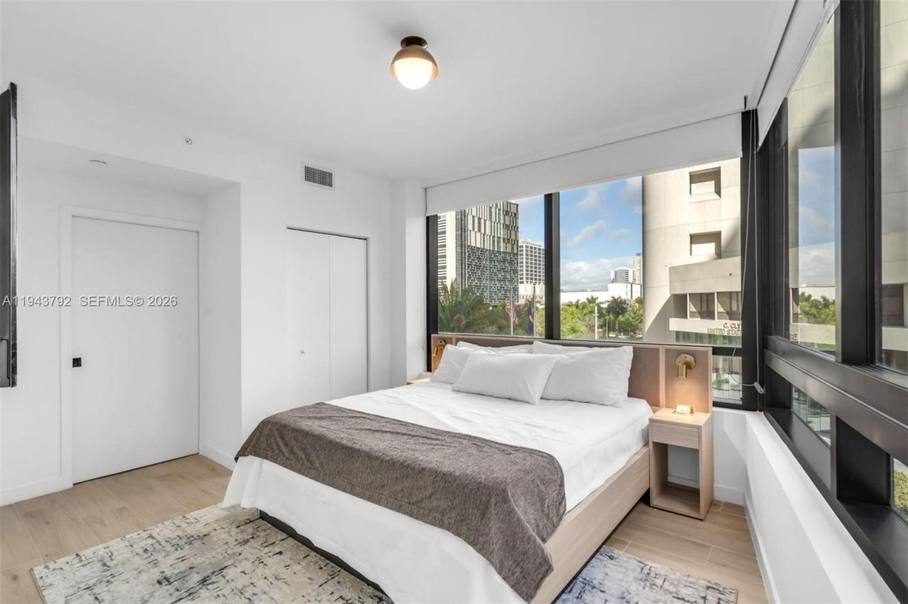 225 N Miami Ave, Unit 301, Miami, FL 33128 Photo
