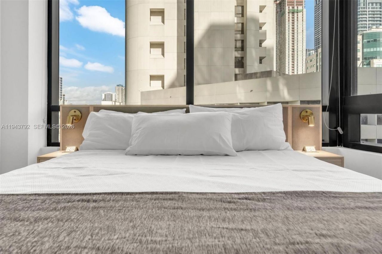 225 N Miami Ave, Unit 301, Miami, FL 33128 Photo