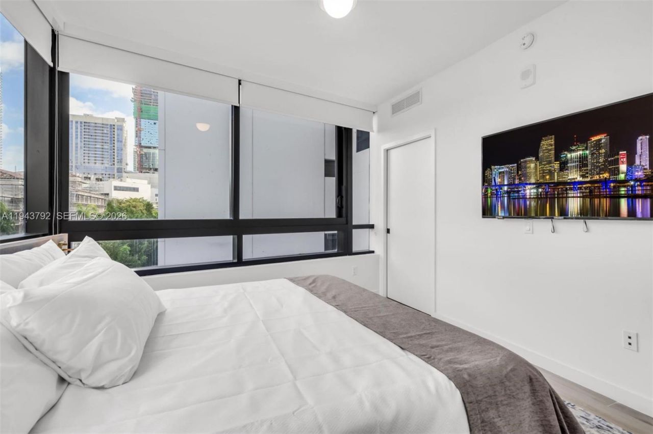 225 N Miami Ave, Unit 301, Miami, FL 33128 Photo