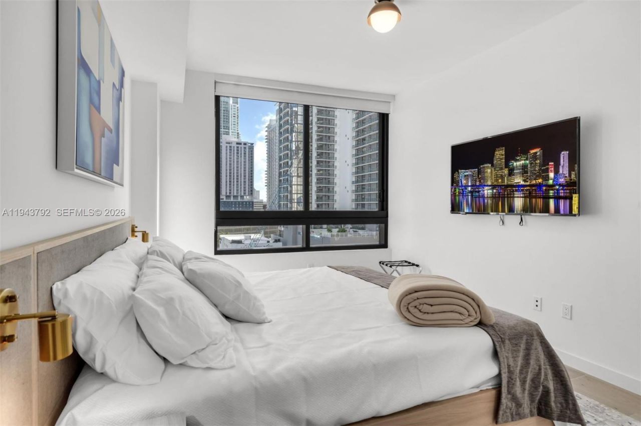 225 N Miami Ave, Unit 301, Miami, FL 33128 Photo