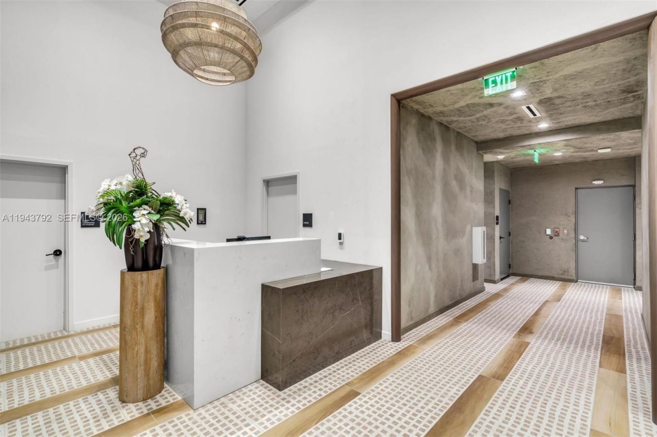 225 N Miami Ave, Unit 301, Miami, FL 33128 Photo