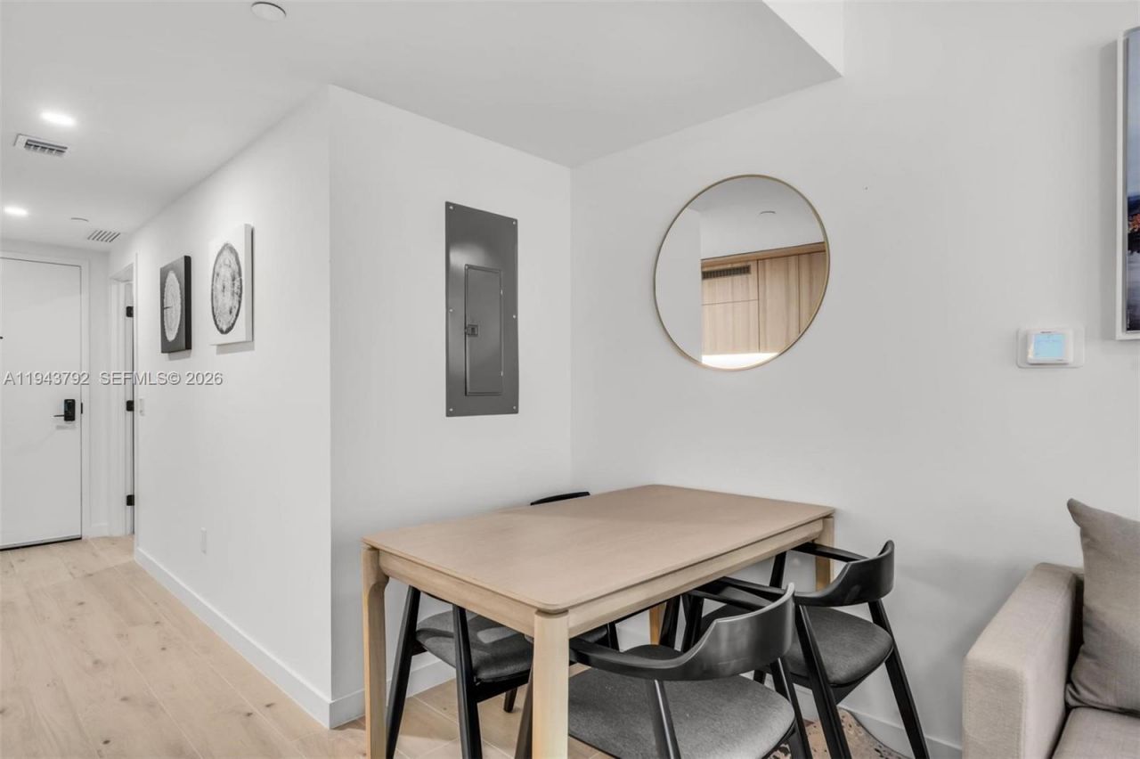 225 N Miami Ave, Unit 301, Miami, FL 33128 Photo