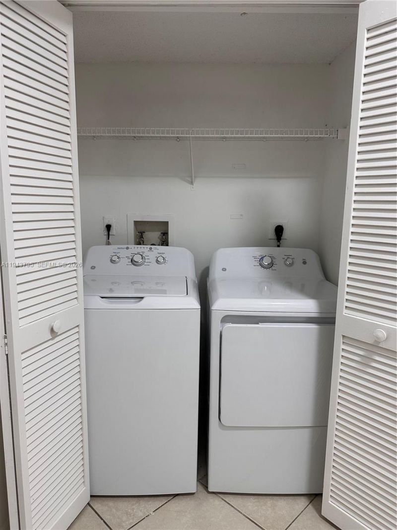 9640 NW 2nd St, Unit 5-306, Pembroke Pines, FL 33024 Photo