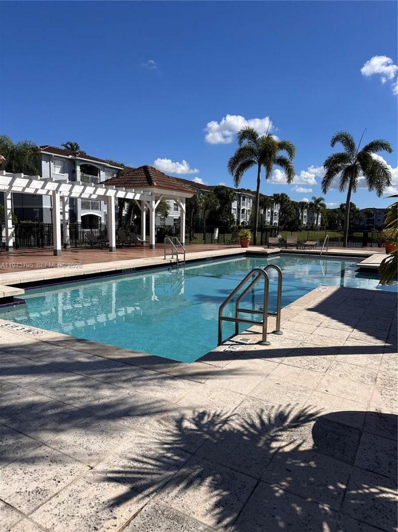 9640 NW 2nd St, Unit 5-306, Pembroke Pines, FL 33024 Photo